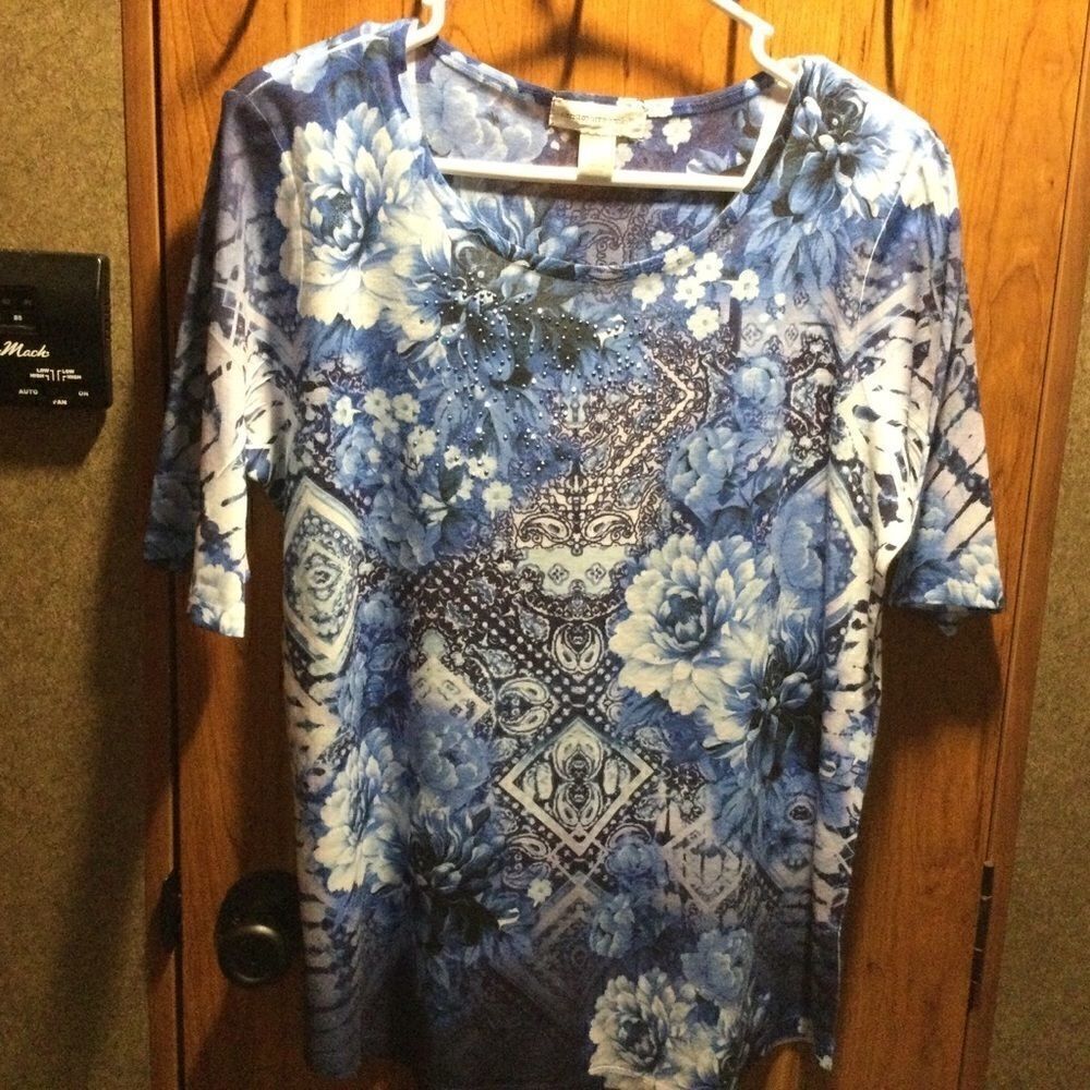 NWOT Christopher & Banks Blue Graphic S/S Tee Sz L